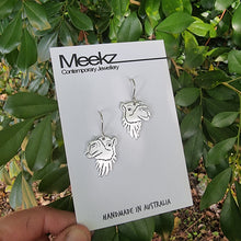 Load image into Gallery viewer, Camel Earrings