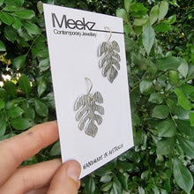 Load image into Gallery viewer, Monstera Leaf Drop Earrings
