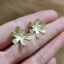 Load image into Gallery viewer, Spider Lily Studs Modelled sitting between Jemica's finger tips for size comparison