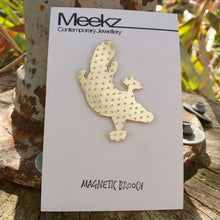 Load image into Gallery viewer, Platypus Magnetic Brooch on packaging card