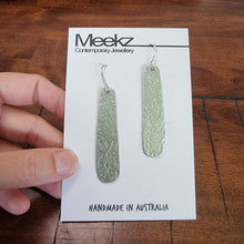 Load image into Gallery viewer, 1 Tier Geo Narrow Long Tear Drop Earrings