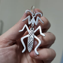 Load image into Gallery viewer, Praying Mantis Drop Earrings