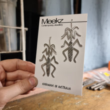 Load image into Gallery viewer, Praying Mantis Drop Earrings