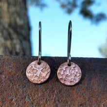 Load image into Gallery viewer, Small round drop earring copper squares