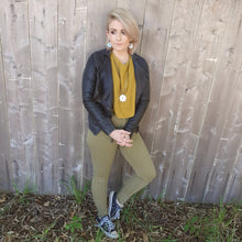 Load image into Gallery viewer, Daisy Flower Necklace