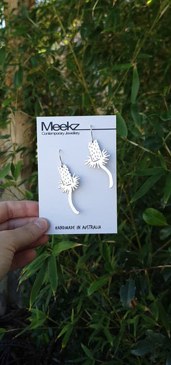 Australian native flower earrings - banksia video