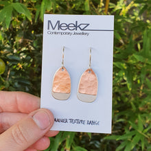Load image into Gallery viewer, double drop earrings egg - copper beaten and aluminium
