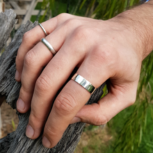 Load image into Gallery viewer, 5mm sterling silver ring modelled on a stump
